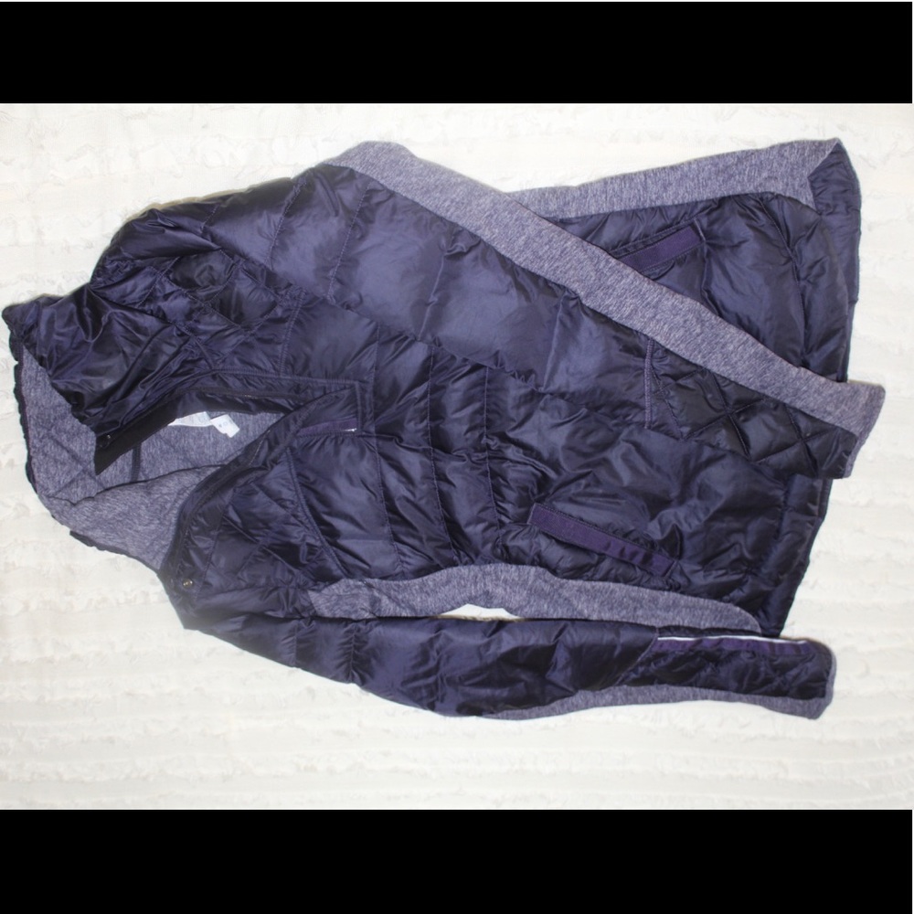 Lululemon dark purple pull over down coat! Size 6!